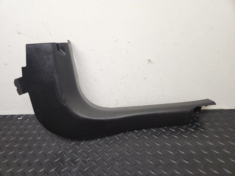15-21 Chevrolet Trax Front Right Kick Panel Sill Plate Black OEM 95260624