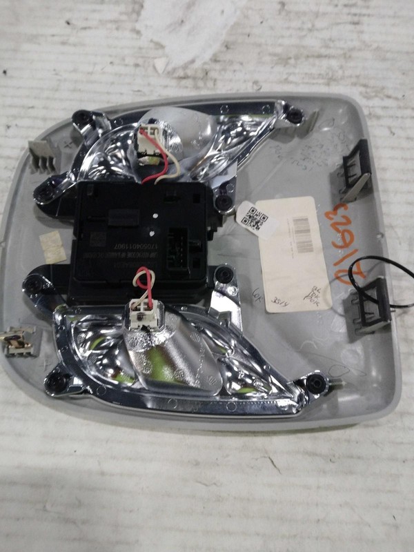 2018 JEEP COMPASS OEM Black Center Console - Used, 112K Miles, 6 Month Warranty