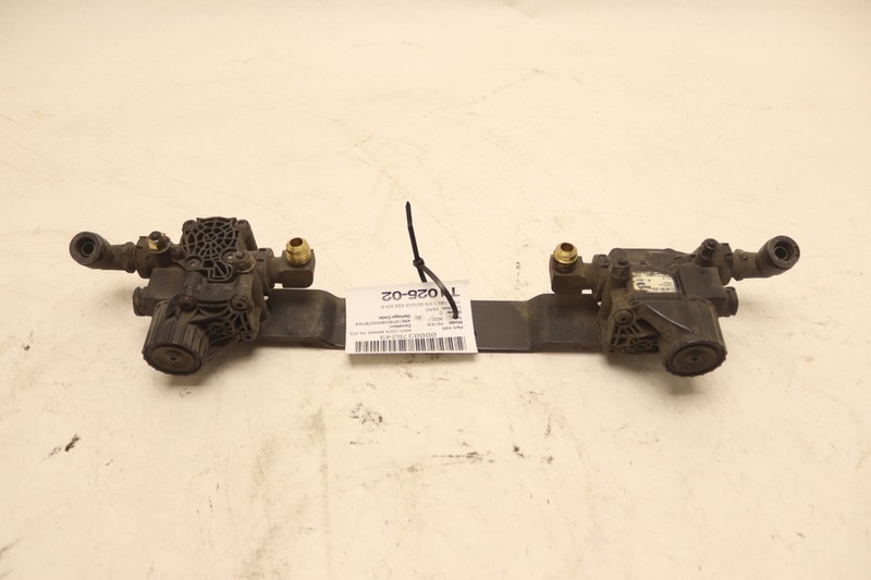 2018-2023 PETERBILT 579 BENDIX ABS AIR BRAKE MODULATOR VALVE ASSY K056040 OEM