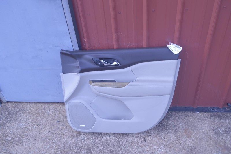 2017-2018 GMC ACADIA FRONT RIGHT PASSENGER SIDE INTERIOR DOOR PANEL COVER OEM