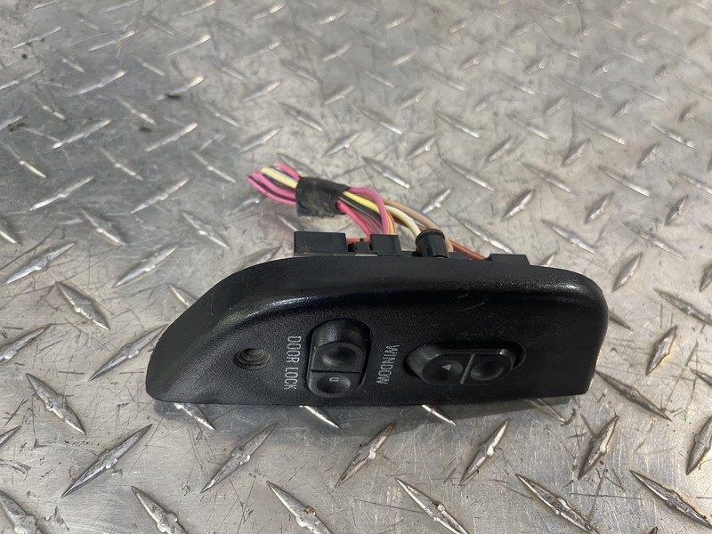 FORD BRONCO F150 F250 F350 PASSENGER RIGHT SIDE MASTER POWER WINDOW SWITCH 92-96