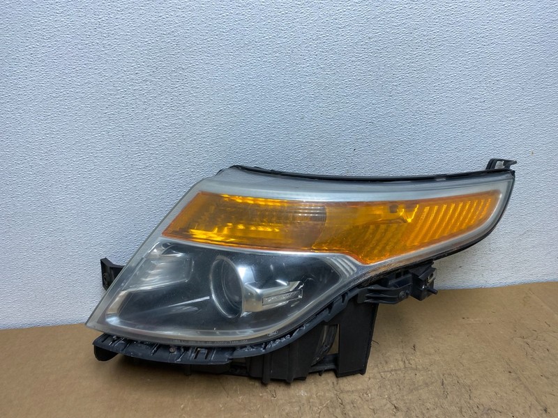 2011 to 2015 Ford Explorer Left Driver LH Halogen Headlight Oem AD0703 DW