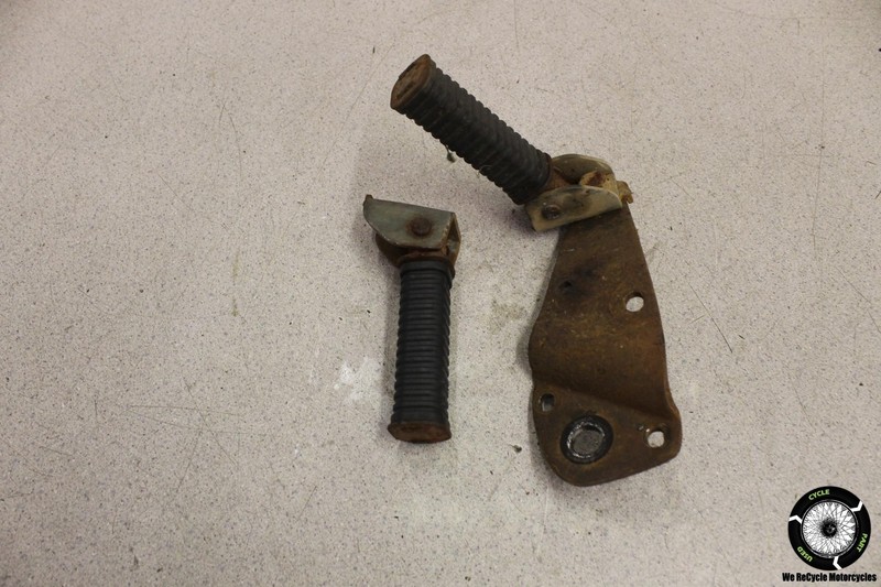 1972 Honda CB175 Super Sport REAR PASSENGER FOOT STEPS PEGS PAIR CB 175 72
