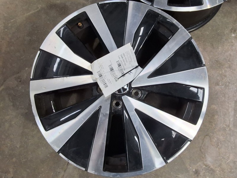 2022-2024 Volkswagen Taos Wheel Rim 18x7 Machined and Black Painted 5 Spoke