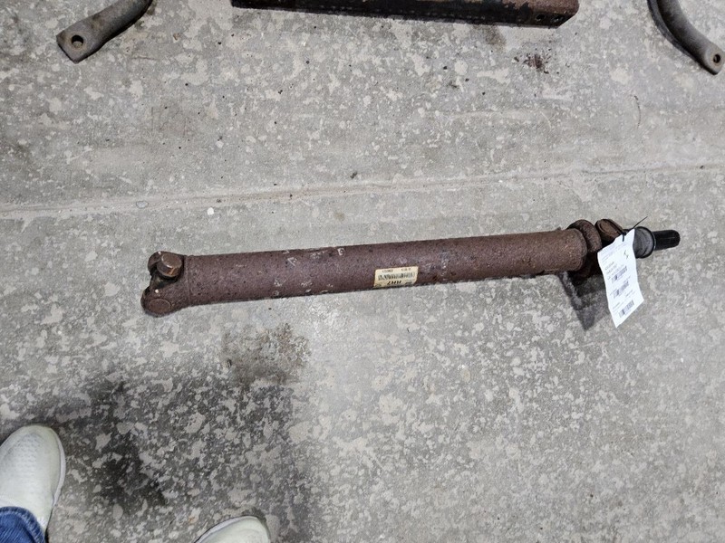 Front Drive Shaft Fits 07-14 SUBURBAN 1500 3372219