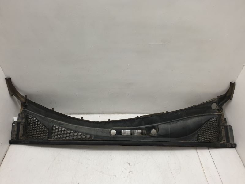 04 05 06 07 Lexus RX400H Cowl Vent Panel