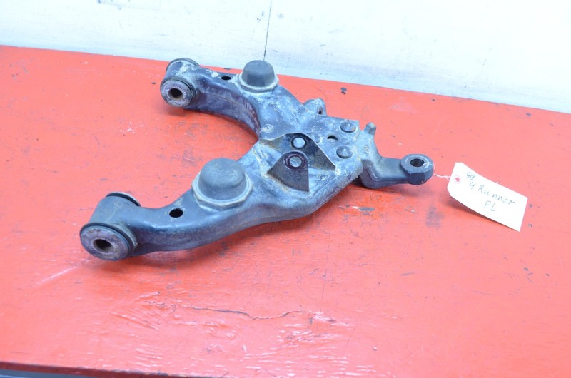 96-02 TOYOTA 4RUNNER RWD FRONT RIGHT PASSENGER SIDE LOWER CONTROL ARM OEM