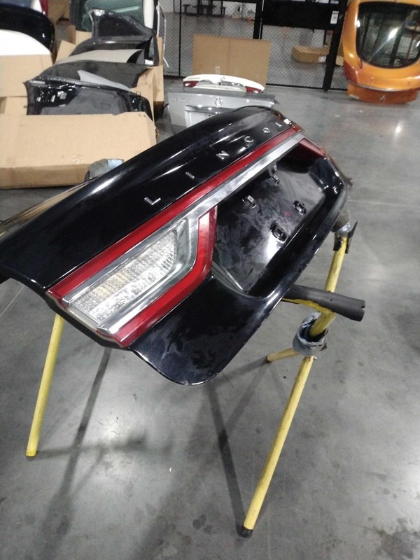 2017 Lincoln Continental Deck Lid Black OEM GD9Z13A565AU 83K Miles