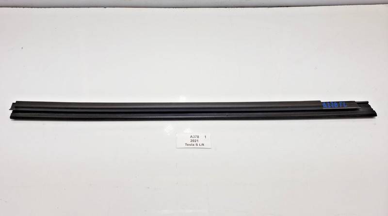 ✅ 21-25 OEM Tesla Model S Front Left Driver Door Window Inner Weatherstrip Seal