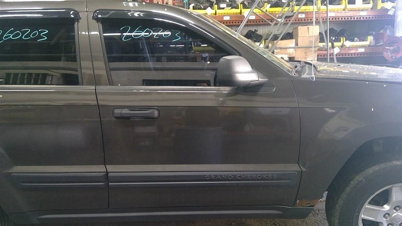 Passenger Right Front Door Laminated Glass Fits 05 GRAND CHEROKEE 1791549
