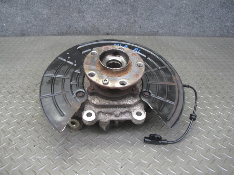 2017-2020 MASERATI LEVANTE M161 AWD REAR LEFT SPINDLE KNUCKLE WHEEL HUB BEARING