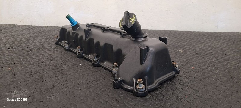 08-13 Dodge Ram 4.7L Left Driver Valve Cover OEM 53022139AB