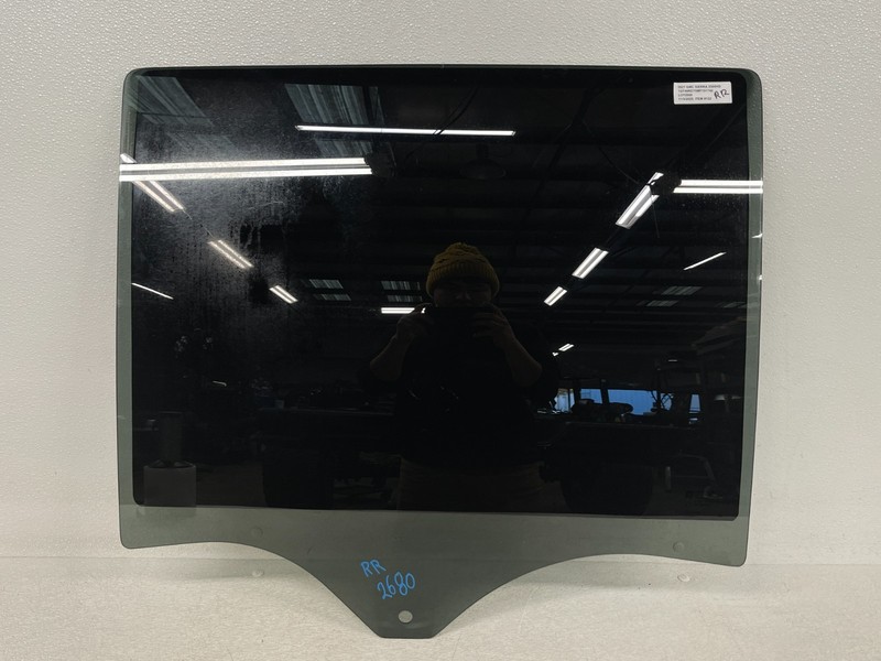 ⭐2019-2025 GMC SIERRA 2500 REAR RIGHT PASS DOOR WINDOW GLASS TINT OEM LOT2680