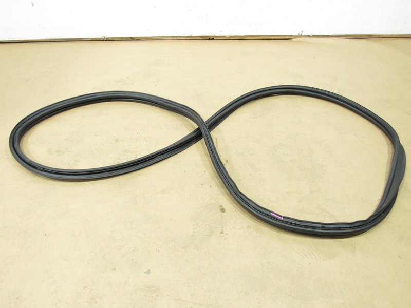 Rivian R1S 2024 Rear Tailgate Trunk Seal Weather Strip Rubber 21-25 |