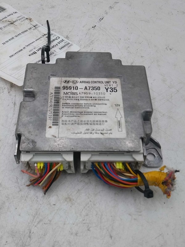 Used Air Bag Module fits: 2016 Kia Forte Air Bag center console ID 95910A7350 Gr