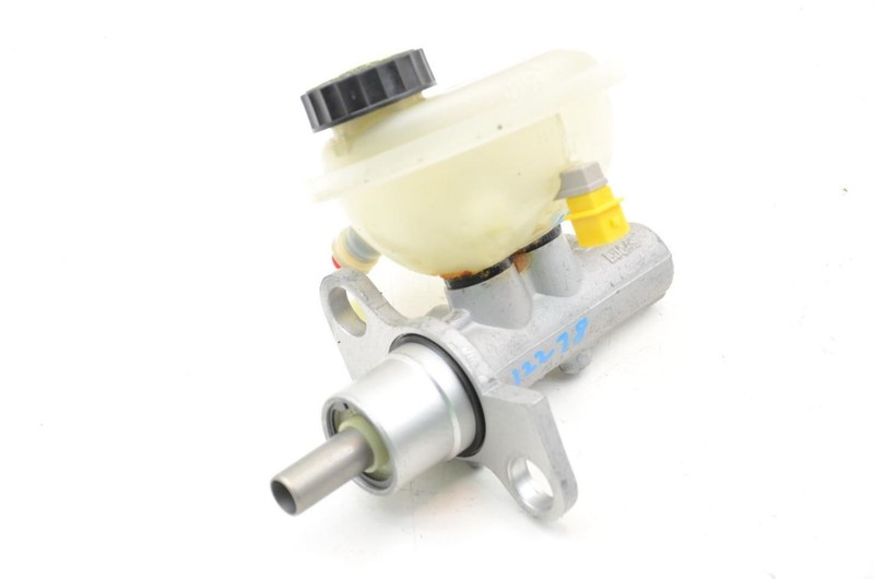 06-12 Porsche CAYMAN 2.7L Brake Master Cylinder Without Ceramic Brakes
