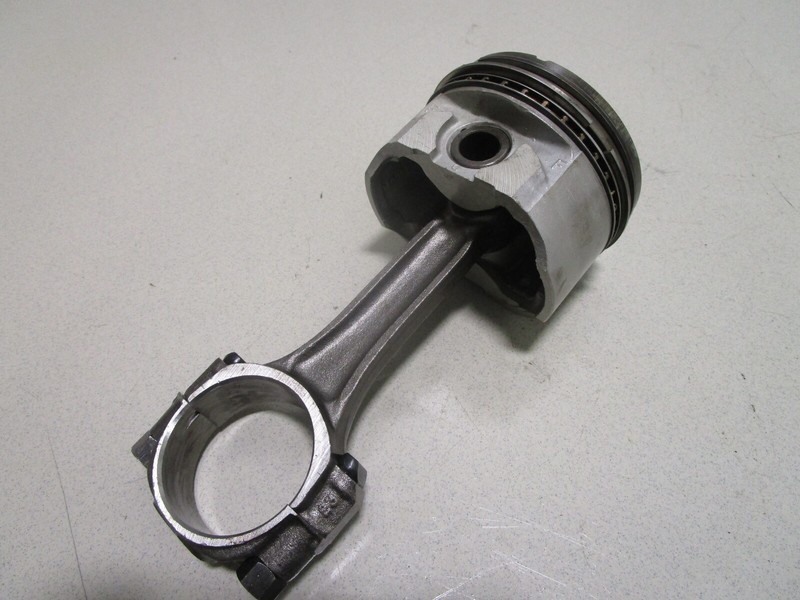 733-810852 Mercruiser Sterndrive 3.0L GM Std Piston & Connecting Rod 613-3817