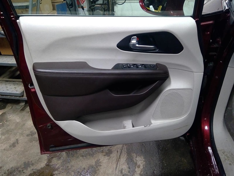 PACIFICA2020 Driver Left Front Door Trim Panel 1760734