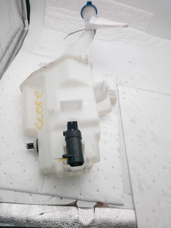 Used Washer Fluid Reservoir fits: 2021 Kia K5Grade B