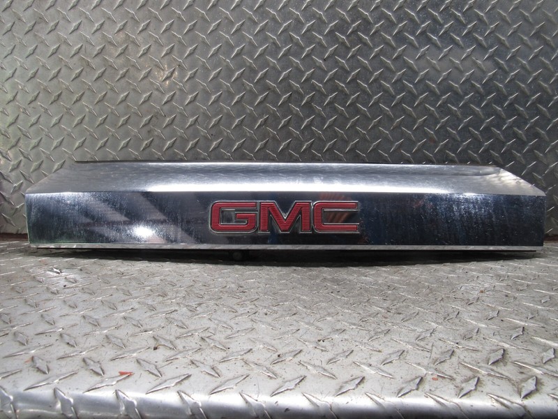 2016 GMC TERRAIN TRUNK TAIL GATE GARNISH PANEL MOLDING CAMERA 23333994