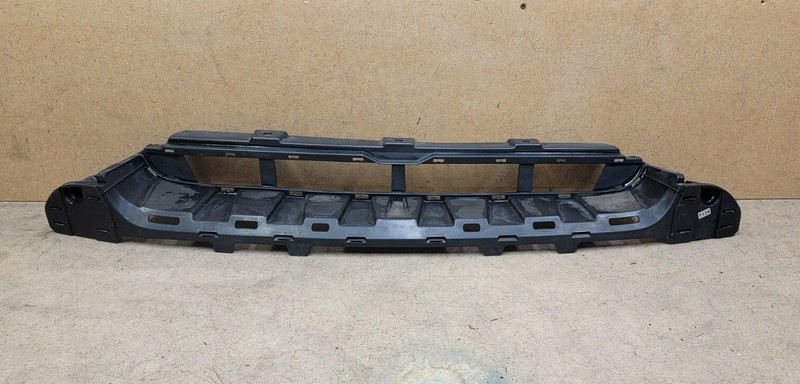 2007 - 2013 BMW E70 X5 Front Grille Trim Bezel Air IntakeBracket OEM