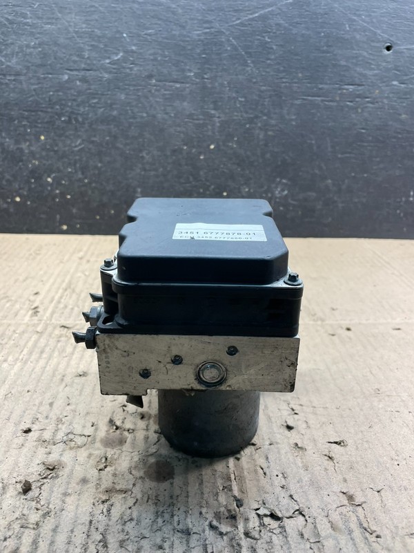 2006 to 2007 BMW 525i ABS Anti-Lock Brake Pump 6777878-01 OEM v5309 DG