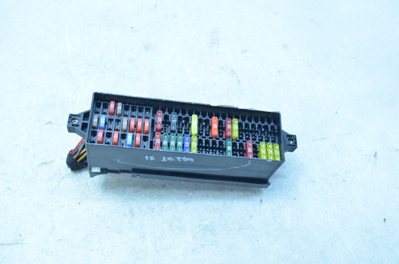 15-18 VOLKSWAGEN JETTA 2.0L INTERIOR FUSE RELAY BOX OEM
