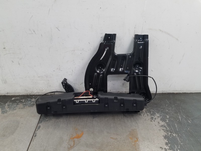 2014 Mercedes AMG E 63 S Trunk Pull Down Motor / Speaker Bracket #9590 Q3