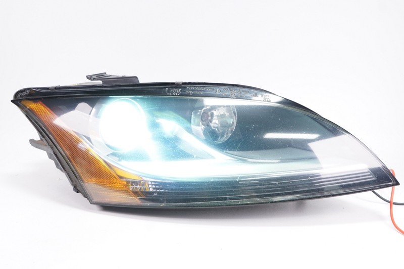 AUDI TT Right RH Headlight Headlamp XENON OEM 2008 - 2010