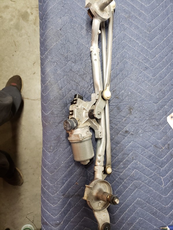 OEM 2018 - 2024 CHEVROLET EQUINOX WINDSHIELD WIPER TRANSMISSION & MOTOR 84640321