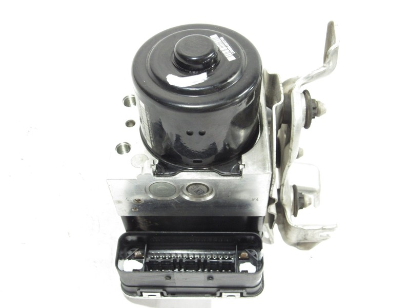 Porsche Macan 2019 ABS Anti Lock Brake System Module Pump 19-24 ;:Y