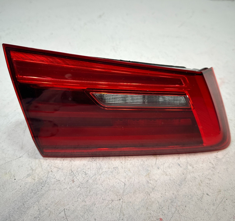 2018-2020 BMW 530e REAR LEFT DRIVER SIDE INNER TAILLIGHT LIGHT LAMP OEM