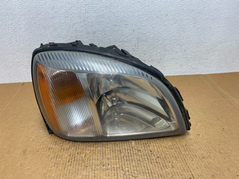 2000 to 2005 Cadillac Deville Right Passenger RH Side Headlight OEM AE1417 DW