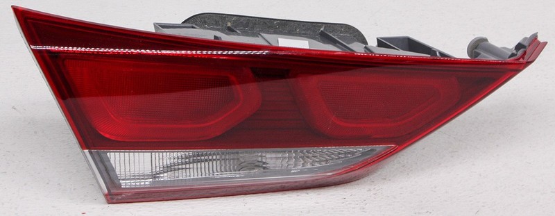 OEM Hyundai Elantra Sedan Left Driver Side Halogen Tail Lamp Lens Chip