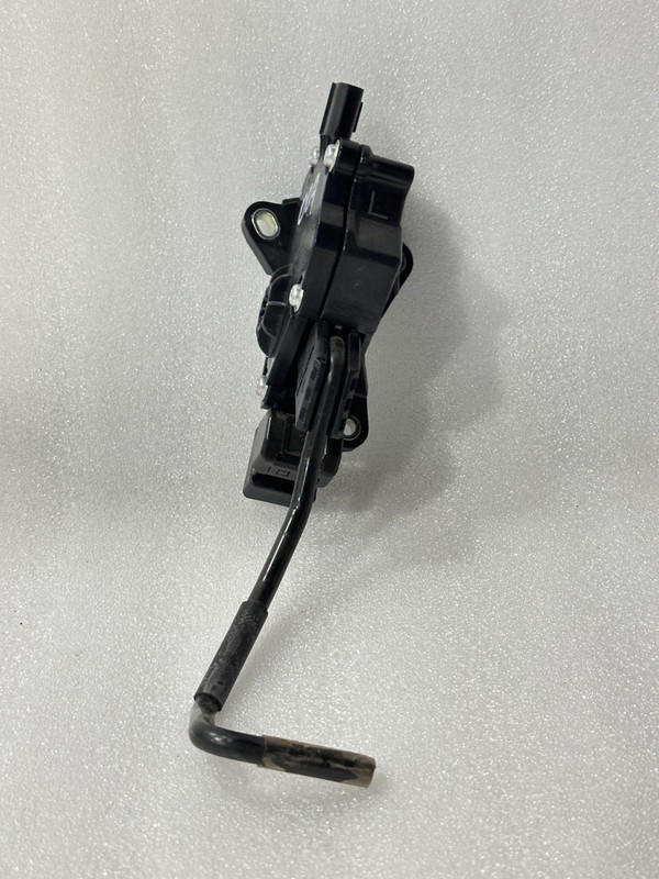 2007-2012 Lexus LS460 LS600hL Gas Acceleration Pedal Accelerator Sensor OEM