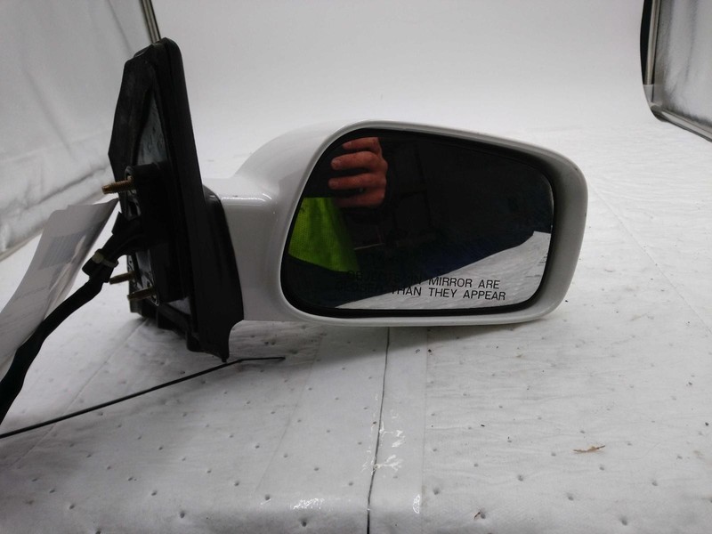 2003 Toyota Corolla Right Door Mirror White OEM 417418 Used, 225K Miles