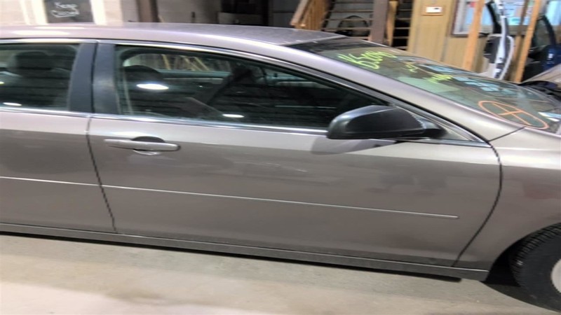 Passenger Front Door With Center Moulding Package Fits 08-12 MALIBU 3438750