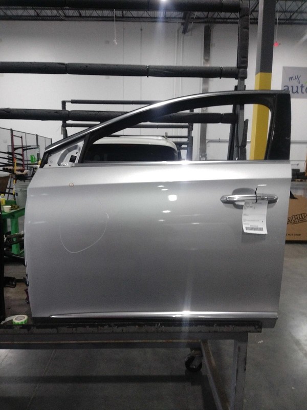 2019 Cadillac XTS Left Front Door Radiant Silver Metallic Used 474074