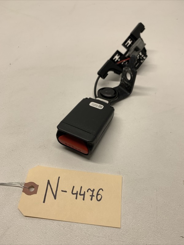 2017-2022 TESLA Model 3 Rear Left Driver Side Buckle Seatbelt Seat Belt 4476 B8
