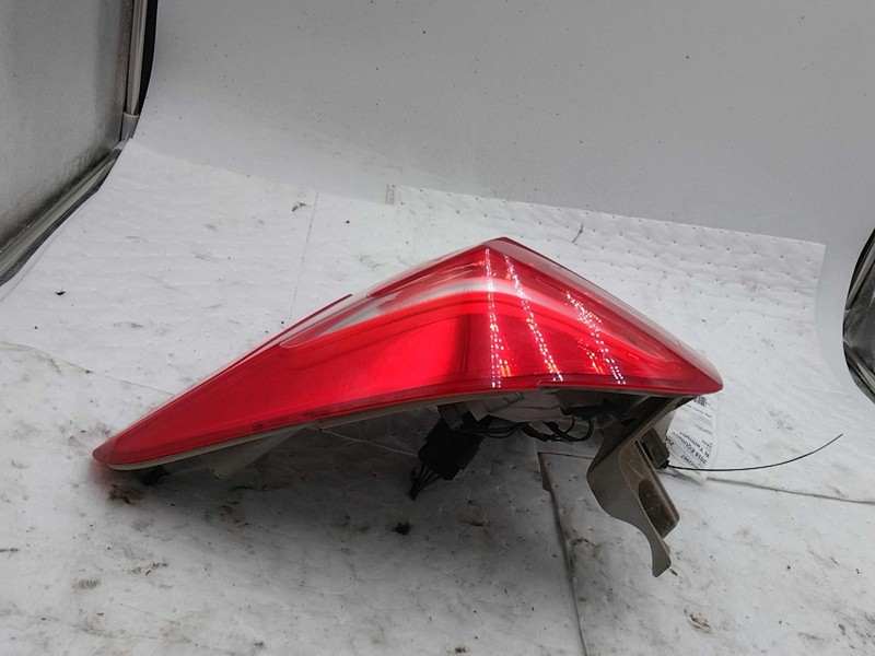 2016 Chevrolet Equinox Right Tail Light Assembly White OEM 172739 141K Miles