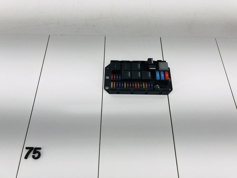 10-12 RANGE ROVER HSE 5.0L V8 GAS ENGINE MOTOR COMPARTMENT FUSE BOX OEM