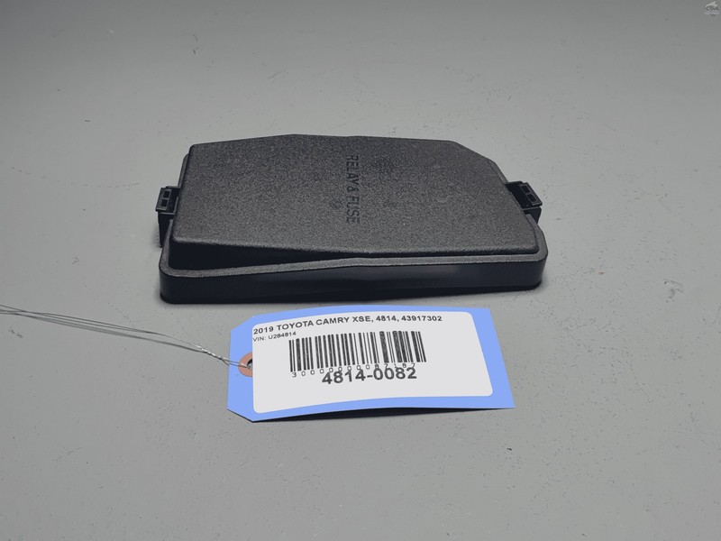 Toyota Camry Engine Bay Passenger Side Fuse Relay Box Upper Cover Lid OEM 18-24