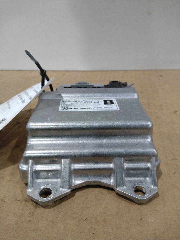 Used Air Bag Module fits: 2007 Lincoln & TOWN CAR Air Bag w/o side air bags Grad