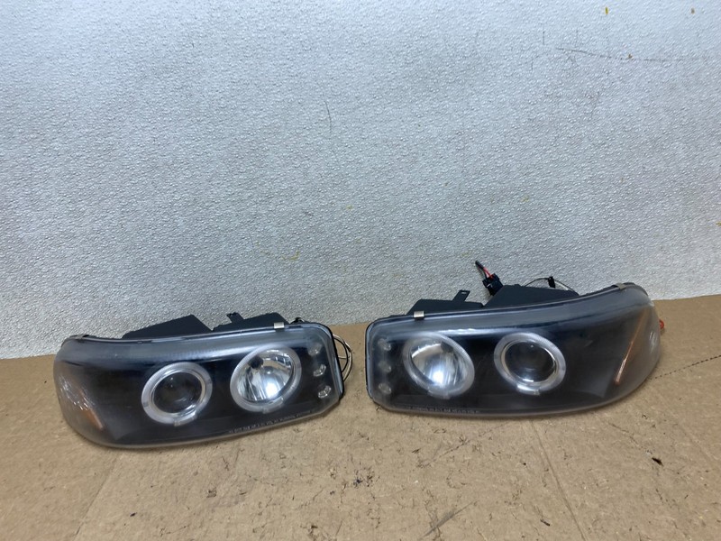 1999- 2006 GMC Sierra Left+Right Set LED Headlight W9247 DG