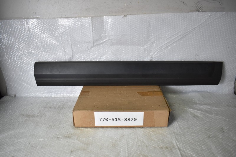 2009- 2014 LAND ROVER LR4 Left FrontDoor Lower Trim Molding DGP000123
