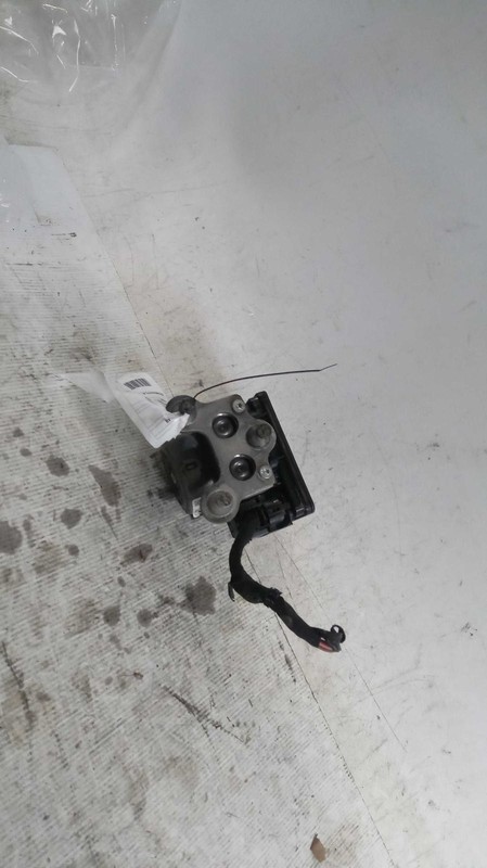 2021 Jeep Wrangler ABS Hydraulic Assembly OEM 679976 71K Miles White