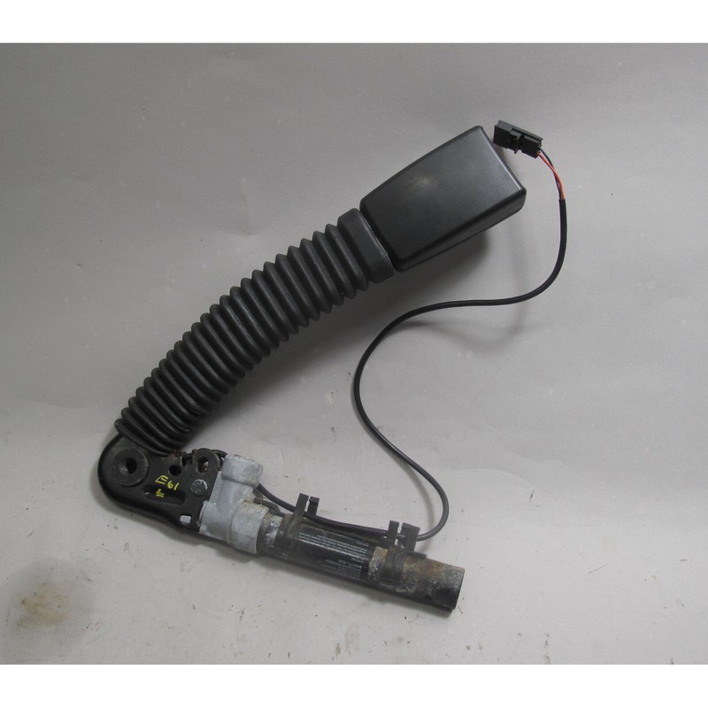 BMW E60 5-Series E61 Left Front Driver's Seat Belt Buckle Receptacle Lower 04-10
