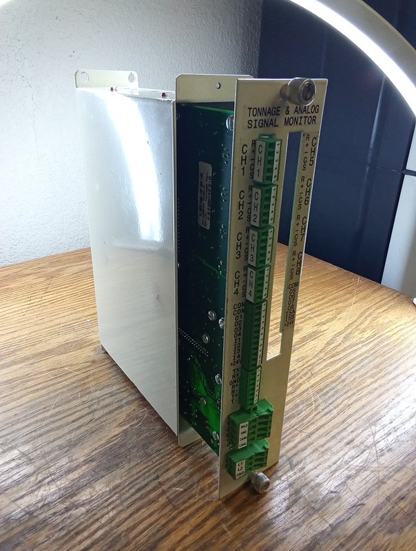Tonnage Monitor P/N: 109244-5100-8 Signal Monitor