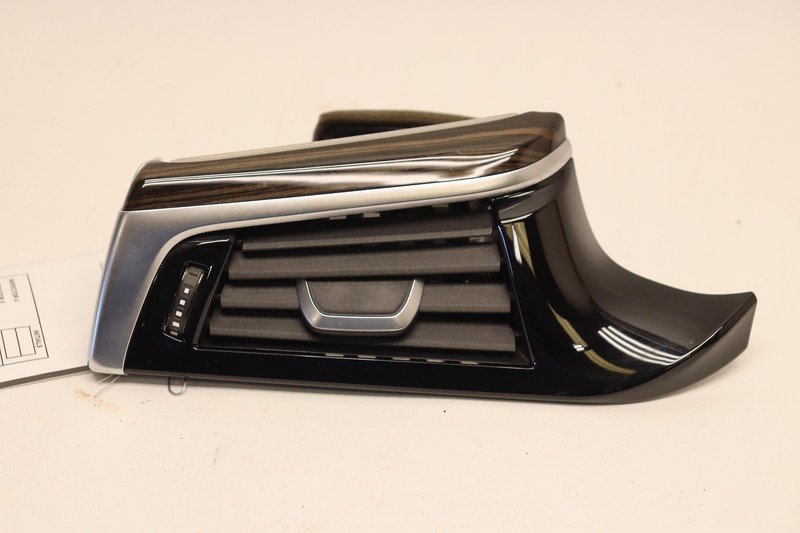 2017-2022 BMW 540I G30 DASHBOARD LEFT DRIVER SIDE OUTER AIR VENT GRILL OEM