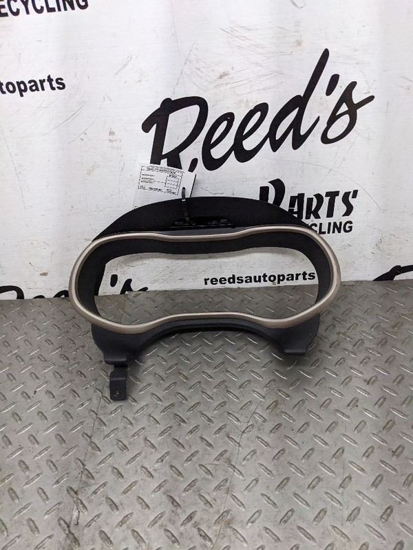 2014-18 JEEP CHEROKEE, SPEEDOMETER GUAGE INSTRUMENT CLUSTER BEZEL TRIM 1169676